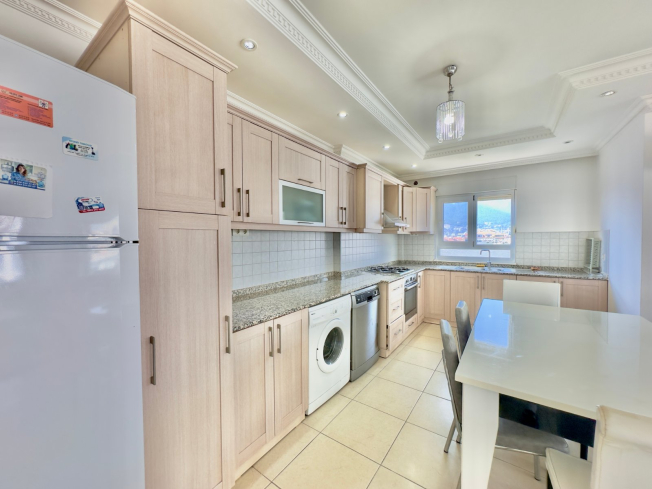 Светлая просторная квартира 2+1 в Тосмуре рядом с морем и развитой инфраструктурой