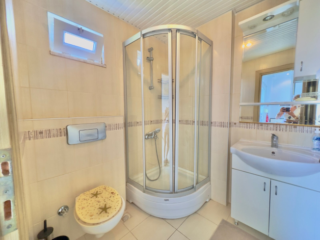 Светлая просторная квартира 2+1 в Тосмуре рядом с морем и развитой инфраструктурой