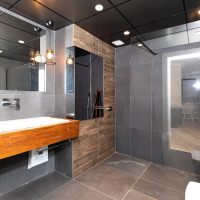 Стильная квартира 2+1 с дизайнерским ремонтом рядом с морем в Тосмуре