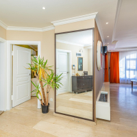 Стильная квартира 2+1 с дизайнерским ремонтом рядом с морем в Тосмуре