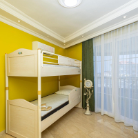 Стильная квартира 2+1 с дизайнерским ремонтом рядом с морем в Тосмуре