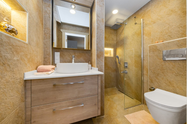 Просторная меблированная квартира  2+1 рядом с морем — готова для ВНЖ