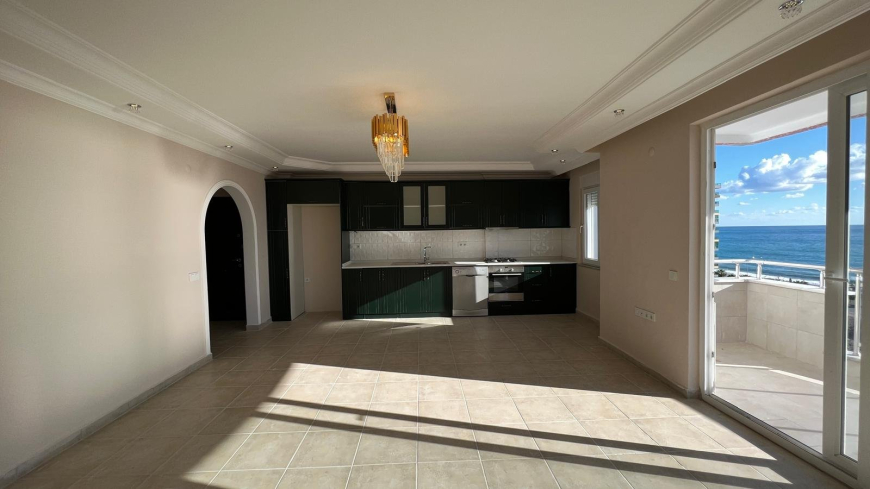 Просторные апартаменты 2+1 с панорамным видом у моря в Махмутларе