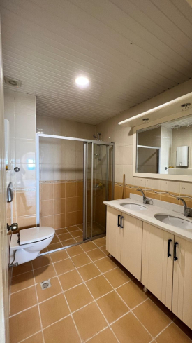 Просторные апартаменты 2+1 с панорамным видом у моря в Махмутларе