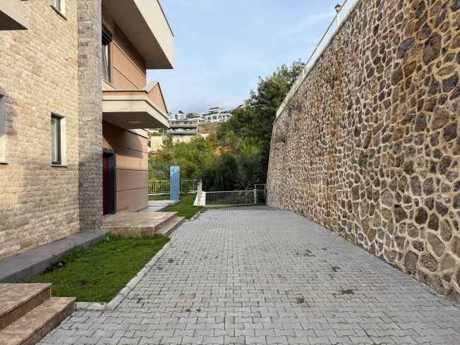 3+1 200 M2 BAHÇELİ DUBLEX VİLLA 200 M2 KENDİNE AYİT BAHÇELİ