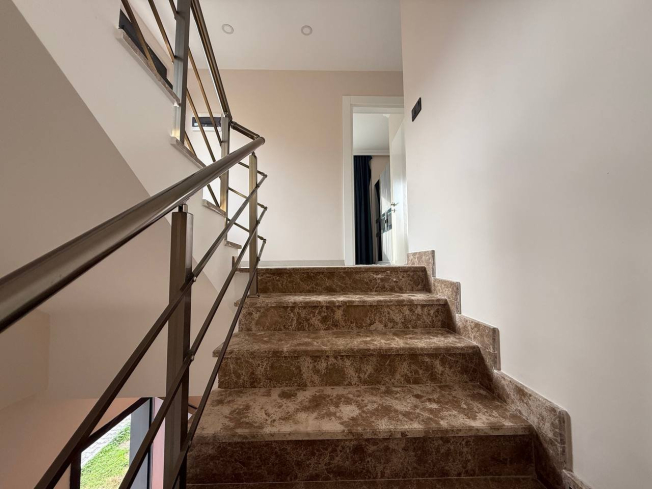 3+1 200 M2 BAHÇELİ DUBLEX VİLLA 200 M2 KENDİNE AYİT BAHÇELİ