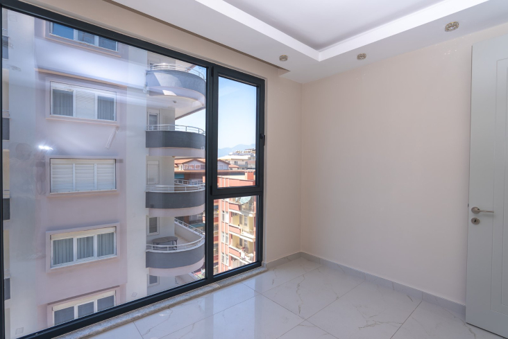 Merkezi konumda aktiviteli 1+1 geniş daire