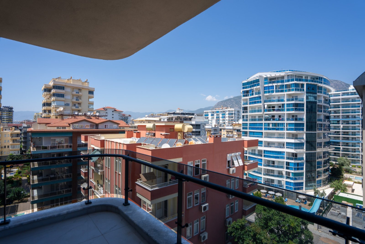 Merkezi konumda aktiviteli 1+1 geniş daire