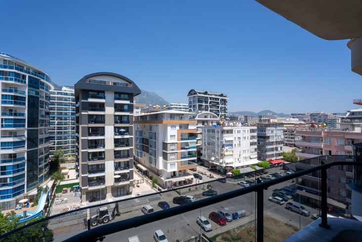 Merkezi konumda aktiviteli 1+1 geniş daire