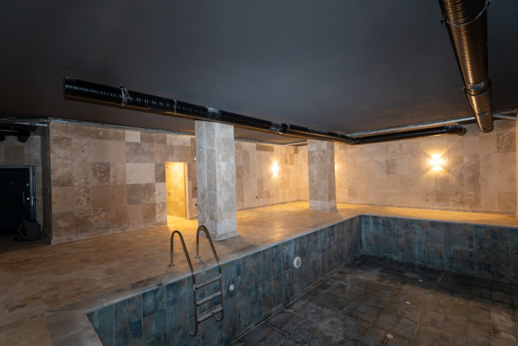 Merkezi konumda aktiviteli 1+1 geniş daire