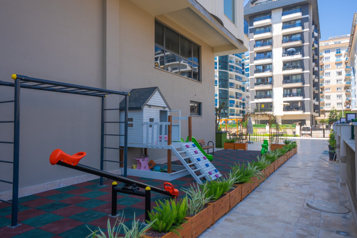 Merkezi konumda aktiviteli 1+1 geniş daire