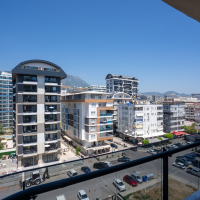 Merkezi konumda aktiviteli 1+1 geniş daire