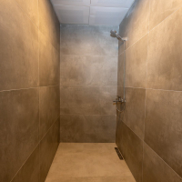 Merkezi konumda aktiviteli 1+1 geniş daire