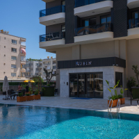 Merkezi konumda aktiviteli 1+1 geniş daire