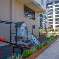 Merkezi konumda aktiviteli 1+1 geniş daire