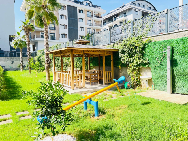 Современная квартира с видом на море в 100 метрах от пляжа — идеальна для отдыха и краткосрочной аренды