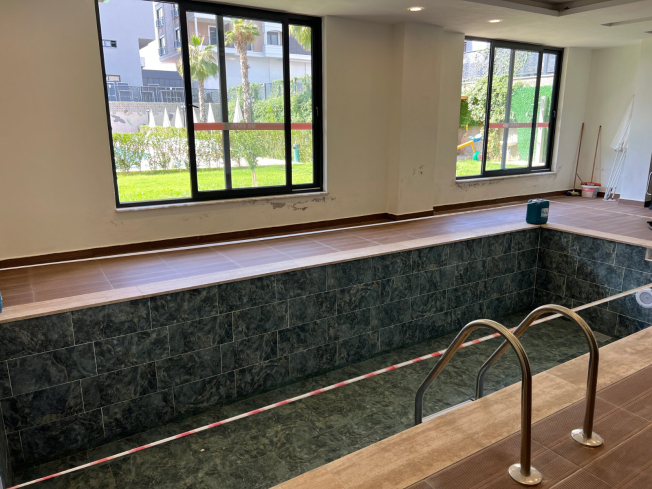 Современная квартира с видом на море в 100 метрах от пляжа — идеальна для отдыха и краткосрочной аренды