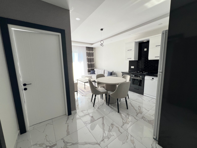 Современная квартира с видом на море в 100 метрах от пляжа — идеальна для отдыха и краткосрочной аренды