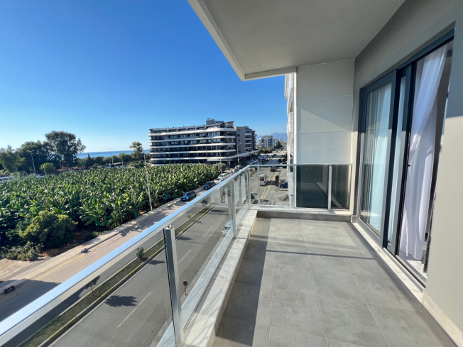 Современная квартира с видом на море в 100 метрах от пляжа — идеальна для отдыха и краткосрочной аренды