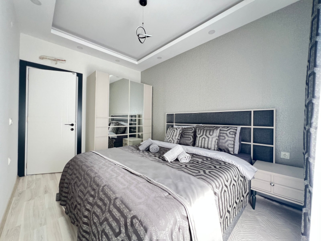 Современная квартира с видом на море в 100 метрах от пляжа — идеальна для отдыха и краткосрочной аренды