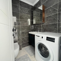 Современная квартира с видом на море в 100 метрах от пляжа — идеальна для отдыха и краткосрочной аренды