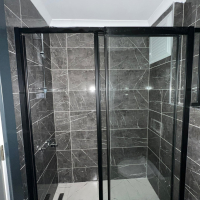 Современная квартира с видом на море в 100 метрах от пляжа — идеальна для отдыха и краткосрочной аренды