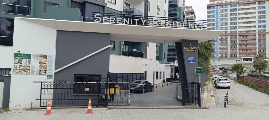 Меблированная 1+1 рядом с морем и полным отельным сервисом в центре Махмутлара