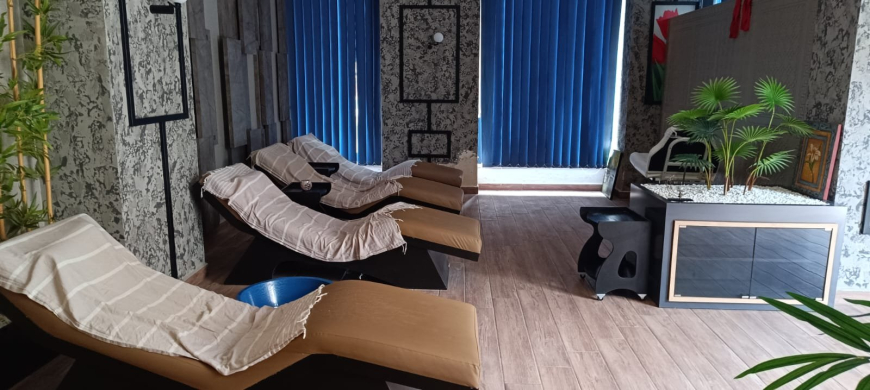 Меблированная 1+1 рядом с морем и полным отельным сервисом в центре Махмутлара