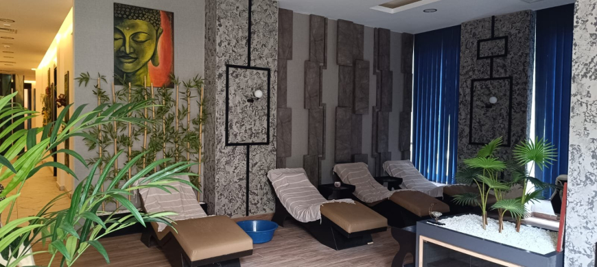 Меблированная 1+1 рядом с морем и полным отельным сервисом в центре Махмутлара