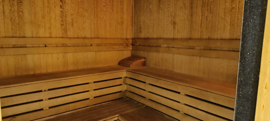 Меблированная 1+1 рядом с морем и полным отельным сервисом в центре Махмутлара