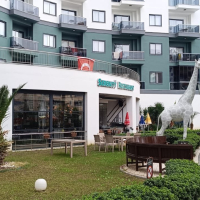 Меблированная 1+1 рядом с морем и полным отельным сервисом в центре Махмутлара