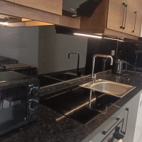 Меблированная 1+1 рядом с морем и полным отельным сервисом в центре Махмутлара