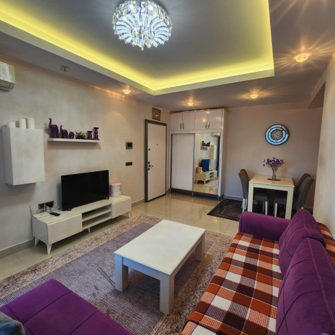 Просторная 1+1 с частичным видом на море в пешей доступности к пляжу