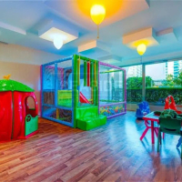 Просторная 1+1 с частичным видом на море в пешей доступности к пляжу