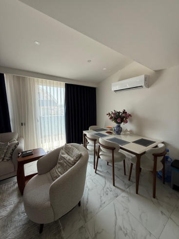 Просторная 2+1 с мебелью и бассейном в центре Аланьи — для жизни и ВНЖ