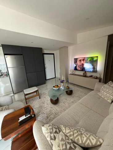 Просторная 2+1 с мебелью и бассейном в центре Аланьи — для жизни и ВНЖ