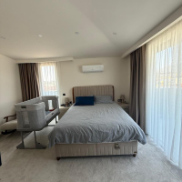 Просторная 2+1 с мебелью и бассейном в центре Аланьи — для жизни и ВНЖ