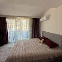 Просторная 2+1 с мебелью и бассейном в центре Аланьи — для жизни и ВНЖ