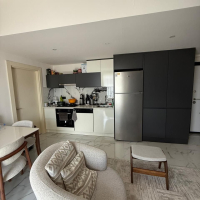 Просторная 2+1 с мебелью и бассейном в центре Аланьи — для жизни и ВНЖ