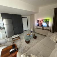 Просторная 2+1 с мебелью и бассейном в центре Аланьи — для жизни и ВНЖ