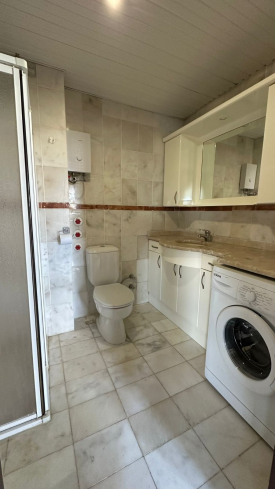 Уютная светлая квартира 2+1 у моря в тихом районе Тосмура — полностью меблирована и готова к жизни