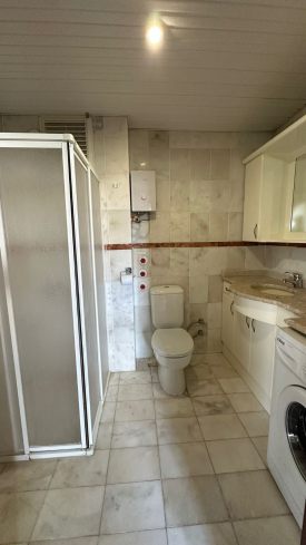 Уютная светлая квартира 2+1 у моря в тихом районе Тосмура — полностью меблирована и готова к жизни