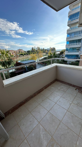 Уютная светлая квартира 2+1 у моря в тихом районе Тосмура — полностью меблирована и готова к жизни