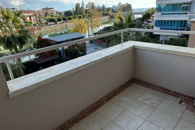 Уютная светлая квартира 2+1 у моря в тихом районе Тосмура — полностью меблирована и готова к жизни