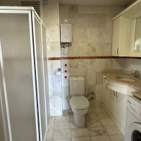 Уютная светлая квартира 2+1 у моря в тихом районе Тосмура — полностью меблирована и готова к жизни