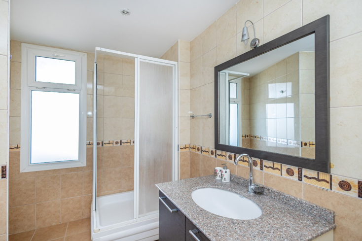 SİTE İÇERİSİNDE SATILIK GENİŞ 2+1 EŞYALI DAİRE