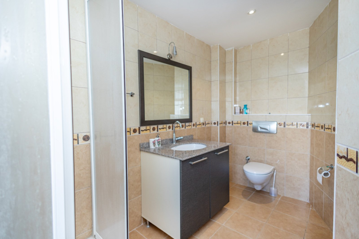 SİTE İÇERİSİNDE SATILIK GENİŞ 2+1 EŞYALI DAİRE