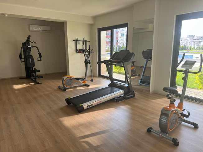 Просторная 1+1 в Махмутларе с курортной инфраструктурой и 500 м до моря