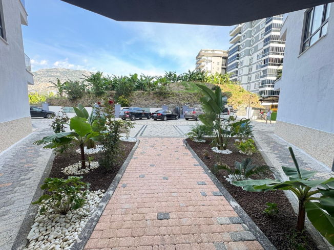 Просторная 1+1 в Махмутларе с курортной инфраструктурой и 500 м до моря