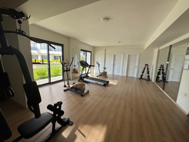 Просторная 1+1 в Махмутларе с курортной инфраструктурой и 500 м до моря